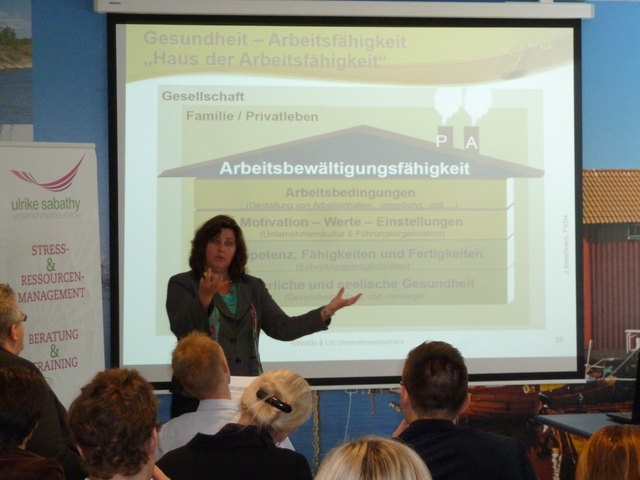 Frau Mag. Claudia Schenner-Klivinyi, Referentin  Veranstaltung 15.05.14 zu Evaluierung und Betriebliche Gesundheitsförderung