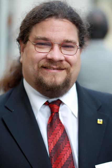 Klaus Bergmaier ist Komponist und tritt als Musiker auf. | Foto: Weinfranz