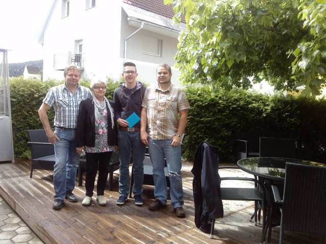 v.l.n.r GR Walter Dreier, Ortsparteiobfrau Anni Abraham, Patrick Tschernko und Robert Orieschnig