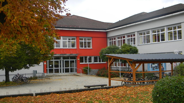 Die Hauptschule Sierning, ab Herbst 2014 eine Neue Mittelschule. | Foto: Sattmann