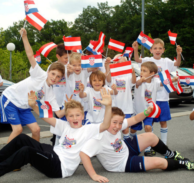 Die Kinder freuen sich schon auf das Kroatische Nationalteam | Foto: GEPA-Best of Football