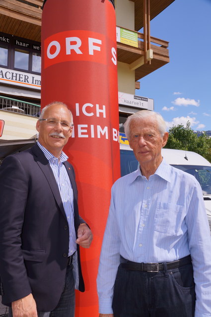 Bürgermeister Günther Mitterer mit Altbürgermeister Leo Neumayer.