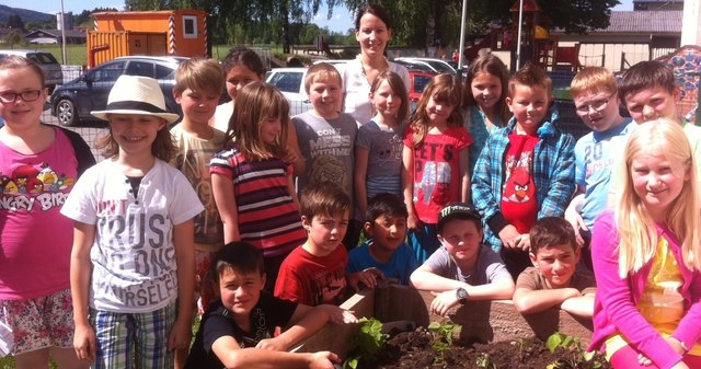 Die 3a-Klasse mit Lehrerin Theresa Rieder | Foto: VS Lochen