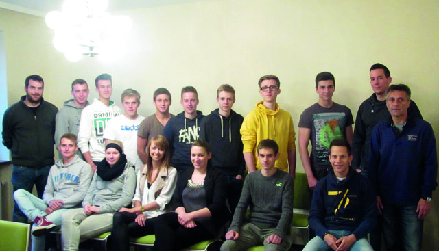 Die Wiesener Jugendlichen hatten kürzlich die Möglichkeit, mit Bgm. Weghofer über geplante Projekte zu diskutieren. | Foto: Gemeinde Wiesen
