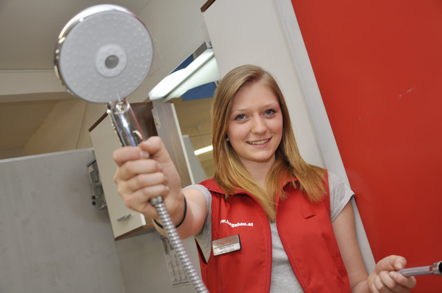 Melissa Wagner arbeitet in der Sanitärabteilung im Hagebaumarkt Sabitzer in St. Veit