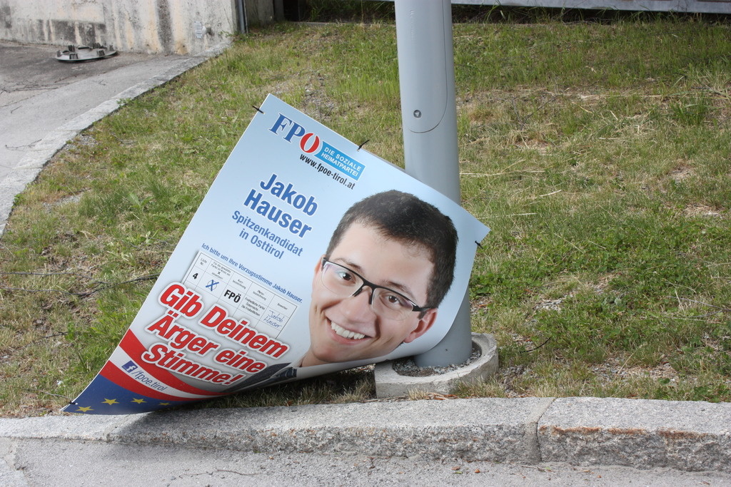 Wer Hat Bloss Die Fpo Plakate Verraumt Osttirol