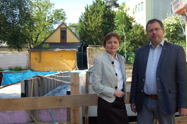 Einsatz: Bezirkschefin Silke Kobald und Leiter des Bauausschusses Niki Ebert setzen sich für eine schnelle Öffnung ein.