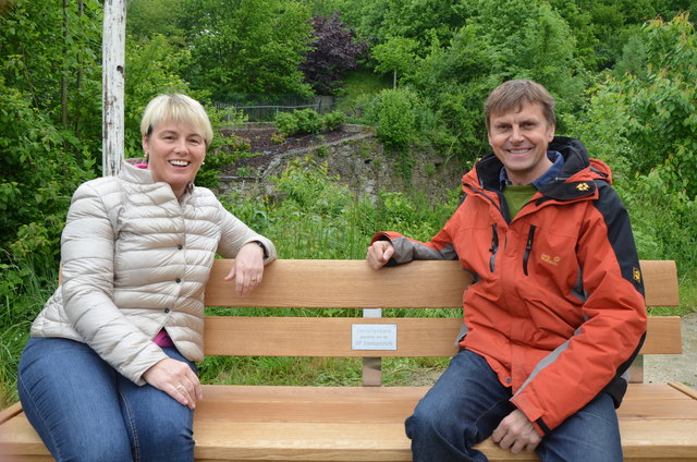 Gar(s)tenbank-Initiatorin Barbara Sallinger, Bürgermeister Anton Silber. | Foto: Privat