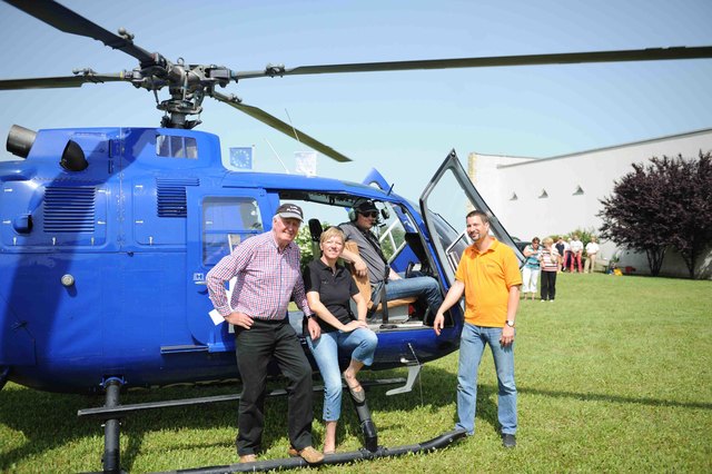 Dr. Günther Schamp vor dem Hubschrauberflug