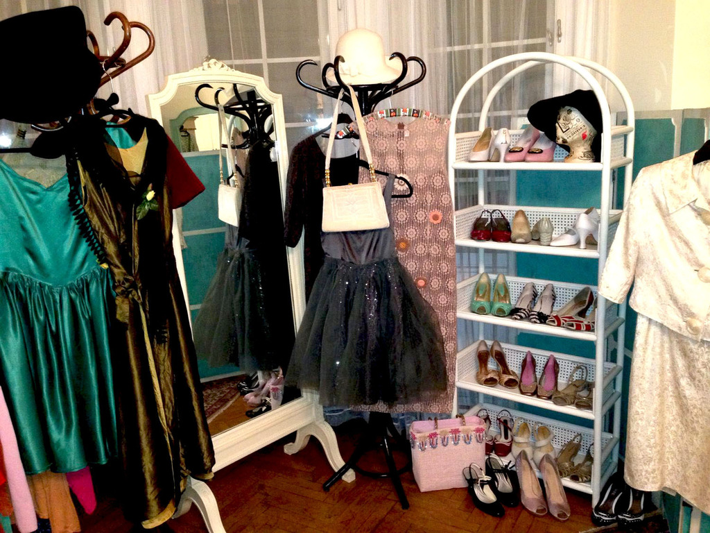 Vintage Showroom extraschön mit Flohmarkt in 1070 Wien Neubau Second Hand Designermode & Vintage Fashion Mädchenflohmarkt