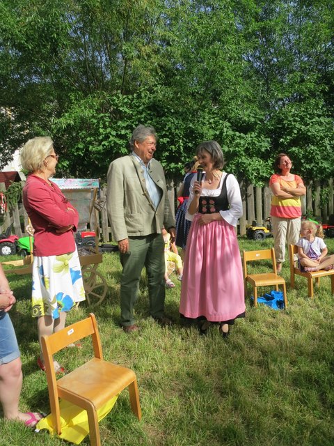 Herr Wurmbrand-Suppach hat uns den tollen Kirtagbaum gespendet. DANKE!