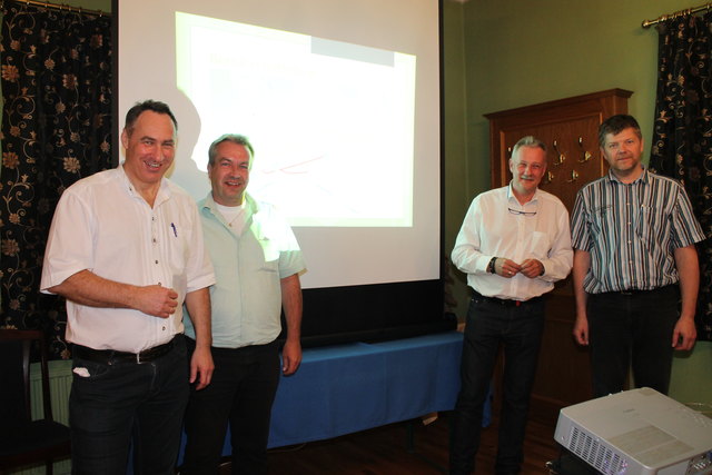 Bgm. Josef Schmidl-Haberleitner, Bauamtsdirektor Werner Dibl, Vizebgm. Michael Schandl und Verkehrssachverständiger Roman Koselsky stellten sich der Begegnungszonen-Debatte. | Foto: Trenker