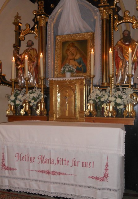 Für den Altar - in mühevoller Arbeit - handgestickt