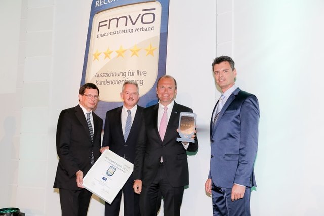 Gewinner der Kategorie "Regionalversicherungen": Martin Nußpickel, Vorstand SUBITO; Erich Mayer, Präsident FMVÖ ; Bernhard Lackner, Vorstandsdirektor Niederösterreichische Versicherung; Werner Schediwy, Vizepräsident FMVÖ | Foto: NV