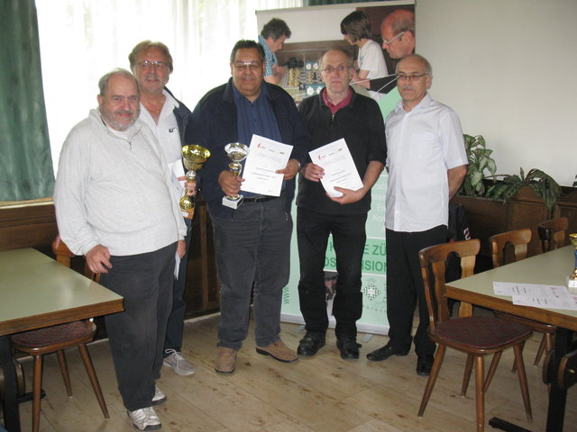 Gruppe Senioren: Seniorenreferent Reinhard Ziebermayr, Harald Obran, Alfred Enzendorfer, Georg Kreischer, Präsident Günter Mitterhuemer