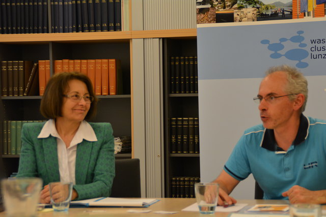 Die kaufmännische Geschäftsführerin Erika Fischer und der Geschäftsführer des WasserClusters Lunz Thomas Hein.