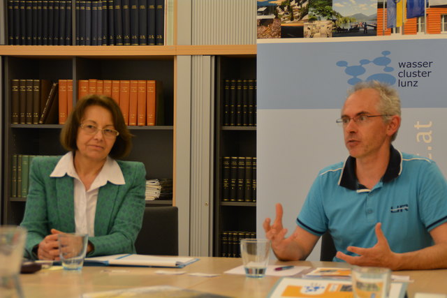 Die kaufmännische Geschäftsführerin Erika Fischer und der Geschäftsführer des WasserClusters Lunz Thomas Hein.