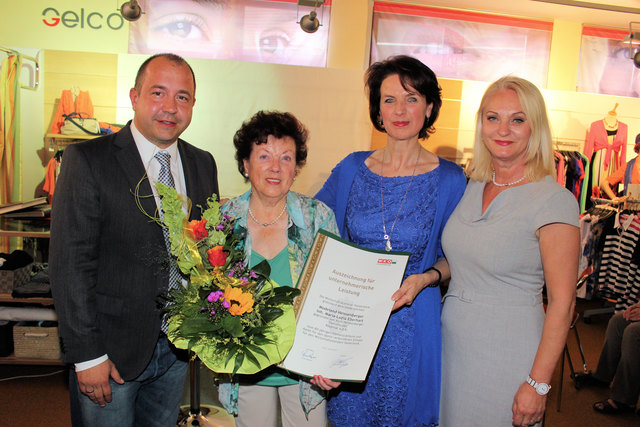 WKO-Chef Peter Kalcher, Maria Riegler, Luzia Eberhart und Riki Vogl im Modeland Heissenberger | Foto: Cescutti