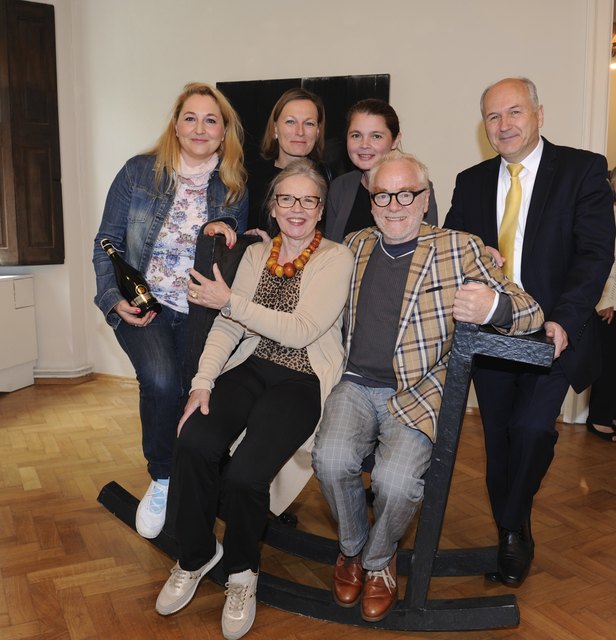 Bei der Eröffnung: Judith Walker und Tone Fink (vorne), Monica Gaburro, Christine Wetzlinger-Grundig, Carolin Walker, Valentin Inzko | Foto: KK