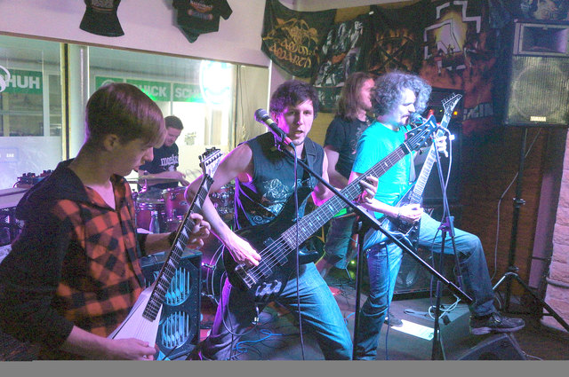 Die Metal Band "Bloodliner" aus Weiz schaffte in der letzten Vorrunde im Café Mürz den Aufstieg ins Finale zum Kaltenbach Open Air 2014. | Foto: heivei