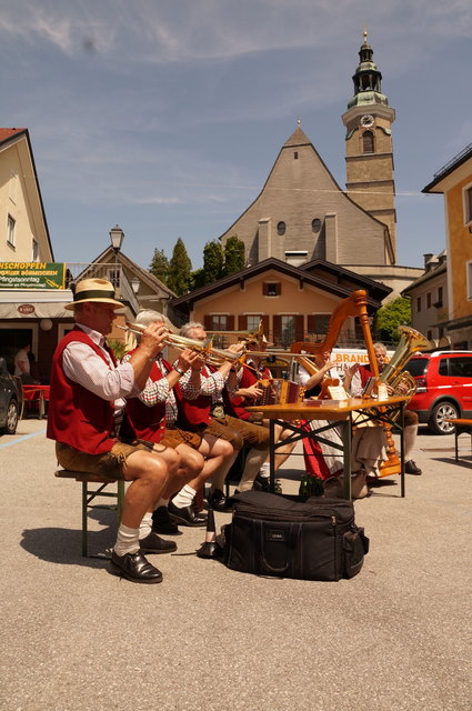 Musikalische Unterhaltung und Sonne pur beim ORF Radio Salzburg Gemeindetag in Straßwalchen.