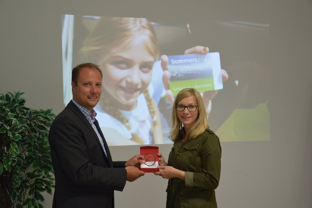 Mathias Schattleitner und Andrea Egger (Projektverantwortliche des TV-Spots). | Foto: Schladming-Dachstein