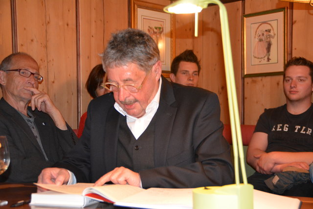 Dr. Werner Vogt begeisterte sein Publikum bei seiner Lesung aus "Mein Arztroman".