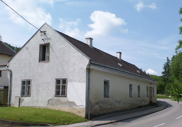 Das ehemalige Gasthaus Stadlmann wird der Standort für den neuen zweigruppigen Kindergarten.
