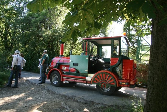 Der Wiener Heurigen Express bei einem Zwischenhalt auf dem Kahlenberg (c) Thomas Wolff(c) Thomas Wolff
