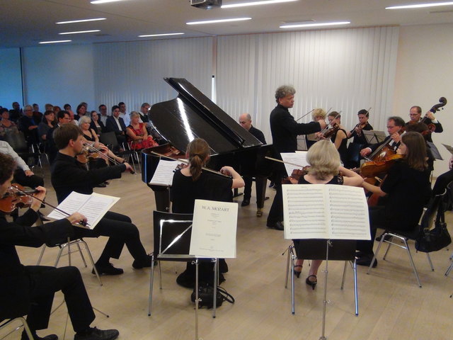 Nick van Bloos und die Kammerphilharmonie Graz.