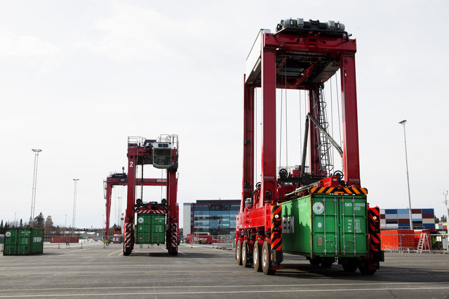 Kalmar ist führender Hersteller bei der Automation von Terminals und beim effizienten Containerhandling. Jeder vierte Container auf der Welt wird von einem Kalmar-Gerät umgeschlagen. | Foto: Laura Vesala