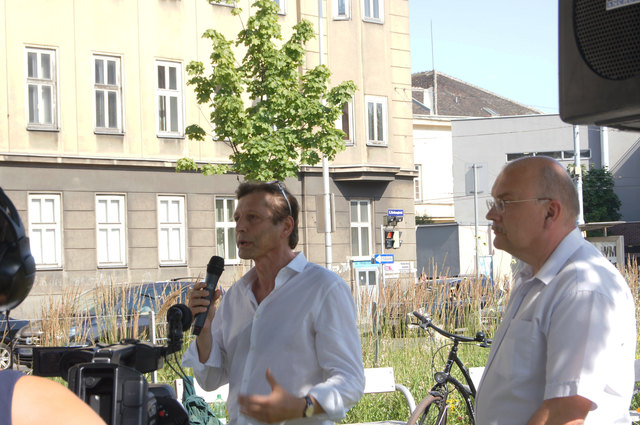 Bezirksvorsteher Thomas Blimlinger eröffnete das Frühlingsfest.