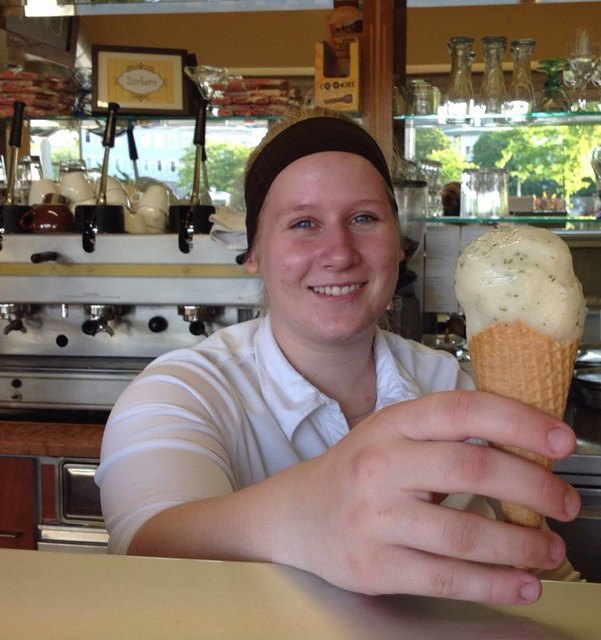 Eissorte des Tages: Birne-Melisse mit Bio Milch gemacht. | Foto: Foto: Zuckero