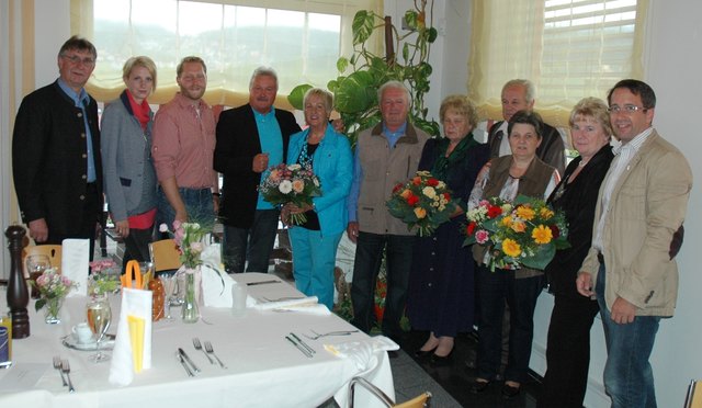 In Rosental wurden die Blumenschmuck-Experten der Gemeinde von Bgm. Engelbert Köppel geehrt. | Foto: KK