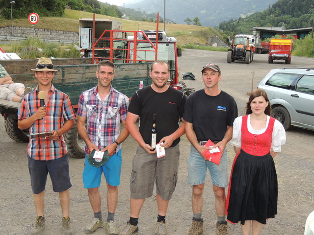 Traktor Gäste Männlich: Obmann Gregor Pfeifer, Schütz Hannes, Rudigier Manuel, Krismer Leo und Ortsleiterin Theresa Prantauer. | Foto: Franz Maaß
