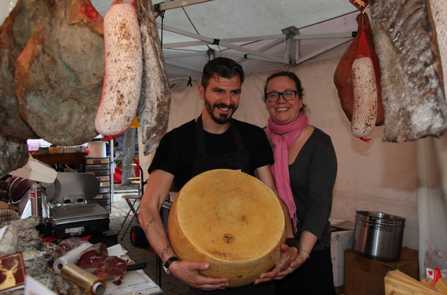 Ganze 42 kg halten Marco und Elena in ihren Händen.