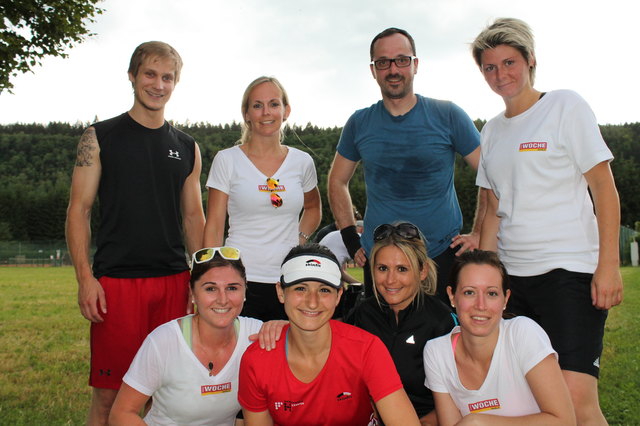 WOCHE- und FH-Team: Lukas, Sandra, Amir und Sabrina, vorne: Sandra, Birgit, Martina und Donna