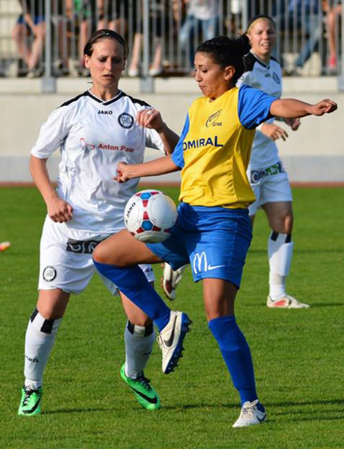 Sturm Graz - LUV Graz 0:3 (0:1); Katalin Üveges gegen Cheyenne Martinez-Trevino