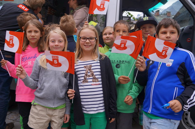 Ein paar Kinder der Volksschule Mühlbach kamen zu Besuch.