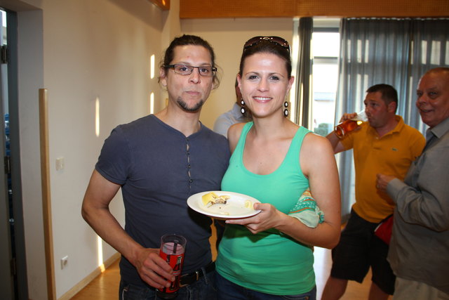 Zur Buchpräsentation kam auch Sohn Felix Leininger mit Maria.