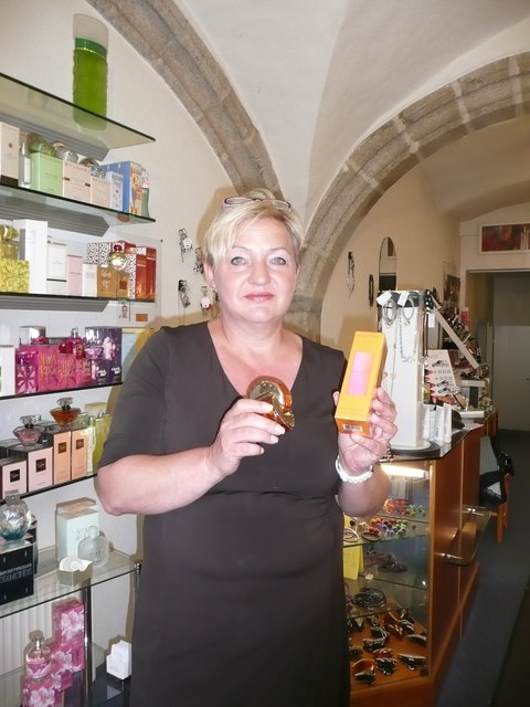 Beate Ullmann empfiehlt erfrischende, leichte Düfte für den Sommer. Bulgari hat zum neuen, verführerischen Duft auch das passende Körperöl mit Orange, Mandarine, Rosenholz und indischen Hölzern.