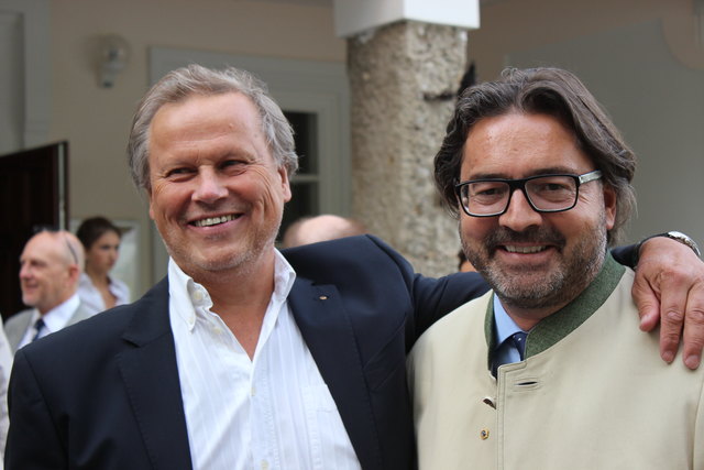 Der neue Präsident Dr. Günther Morawetz mit Ex-Präsident Mag. Harald Kratzer. | Foto: Lions Club Hohensalzburg