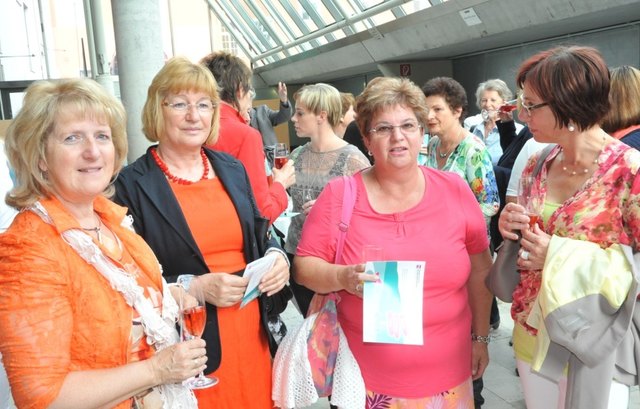 In der Rubrik Frau sucht Mann Knittelfeld finden Sie 4 Kontaktanzeigen, u.a. Affre, Sie Wenn ihr ein Treffen ausmachen wollt, gehts bei mir immer jeweils jetzt 1std. Hallo Welche Frau mchte mich dieses WE zur MotoGP in Spielberg Frau sucht Mann Knittelfeld | Locanto Casual Dating