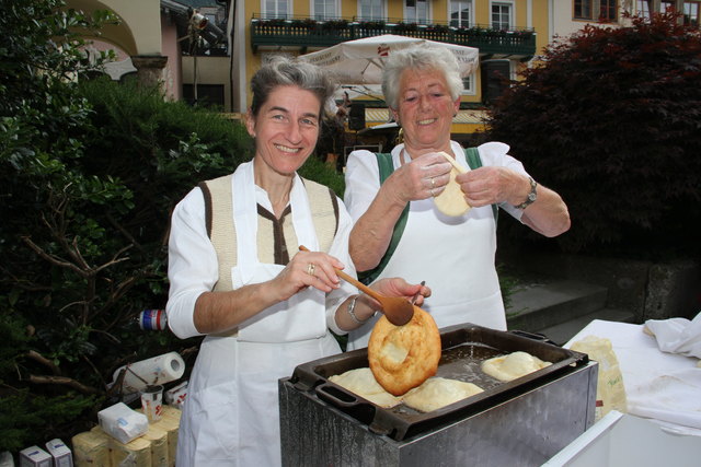 Köstliche Bauernkrapfen gab es bei Anna und Erni.