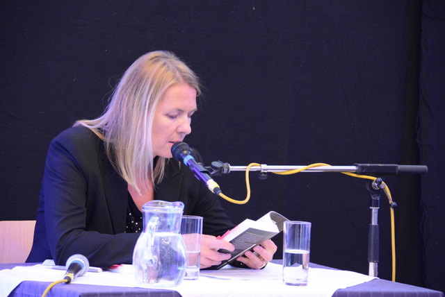 Krimiautorin Claudia Rossbacher