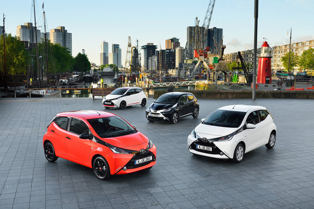 Mit 1,0-Liter-VVT-i-Benzinmotor ausgestattet, treibt’s der neue Toyota Aygo – als Drei- oder Fünftürer – bunt und sparsam. | Foto: Toyota