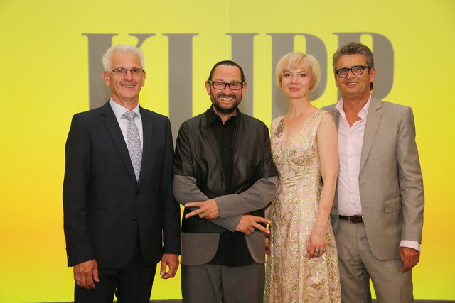 Ewald Lanzl (Eigentümer&Geschäftsführer KLIPP), Mario Krankl (Frisörweltmeister und Goldwell-Trendscout), Pamela Mayr (Prozess Coach KLIPP), Walter Hoog (Geschäftsführer Goldwell Österreich, v. l.). | Foto: Foto: KLIPP Frisör