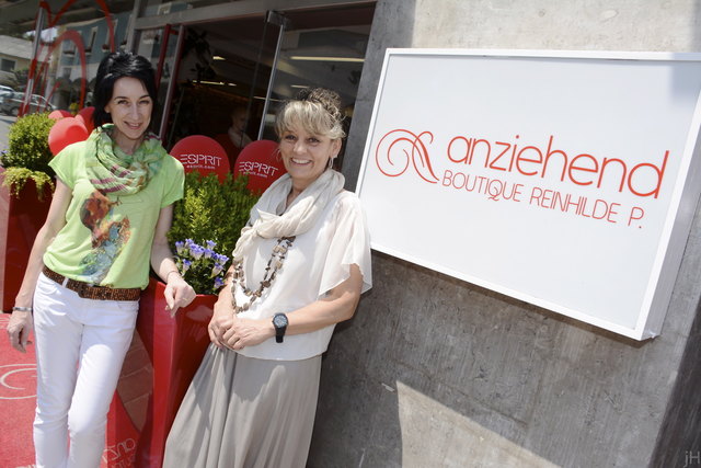 Reinhilde Paunger und Mitarbeiterin Irmi Schrank