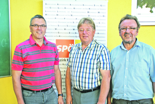 Die Bürgermeister Erich Rippl (Lengau), Johann Jöchtl (Waldzell) und Helmut Schopf (Münzkirchen) kritisieren das Schulbauprogramm.