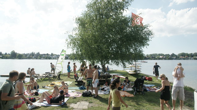 Bei bestem Badewetter wurde es dank großem Besucherinteresse schonmal eng auf dem Gelände des Surf- und Freizeitclubs